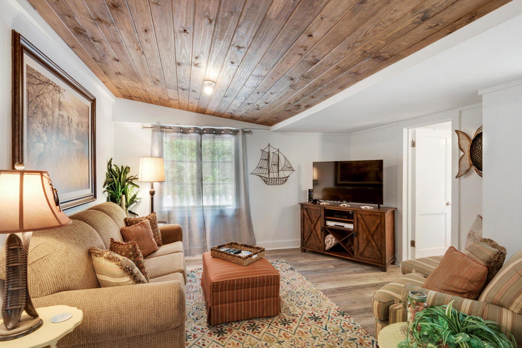 160 Montigo Living Room